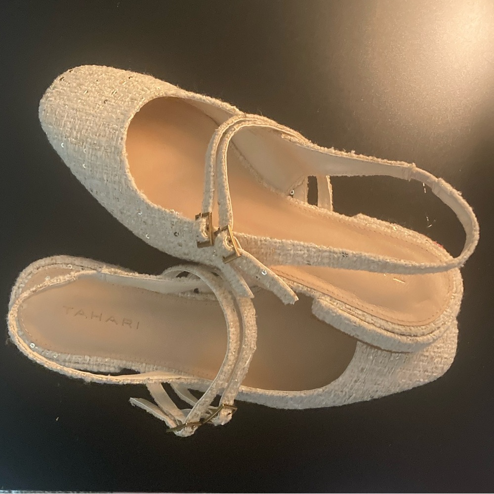 Tahari Women's Cream Textured Sandals